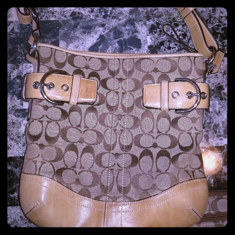 Coach shoulder bag with wallet